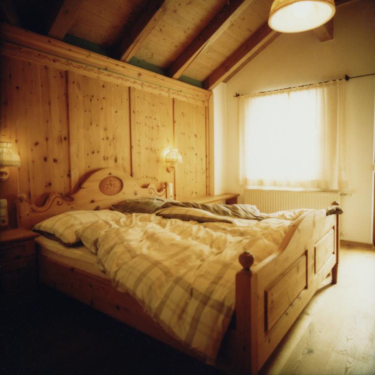 Alfonsstueberl - Ferienwohnungen & Restaurant Innervillgraten Chambre photo