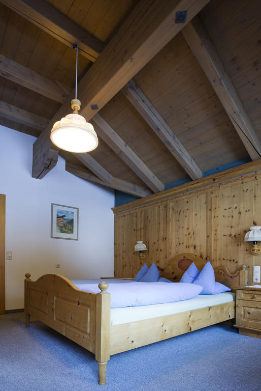 Alfonsstueberl - Ferienwohnungen & Restaurant Innervillgraten Chambre photo