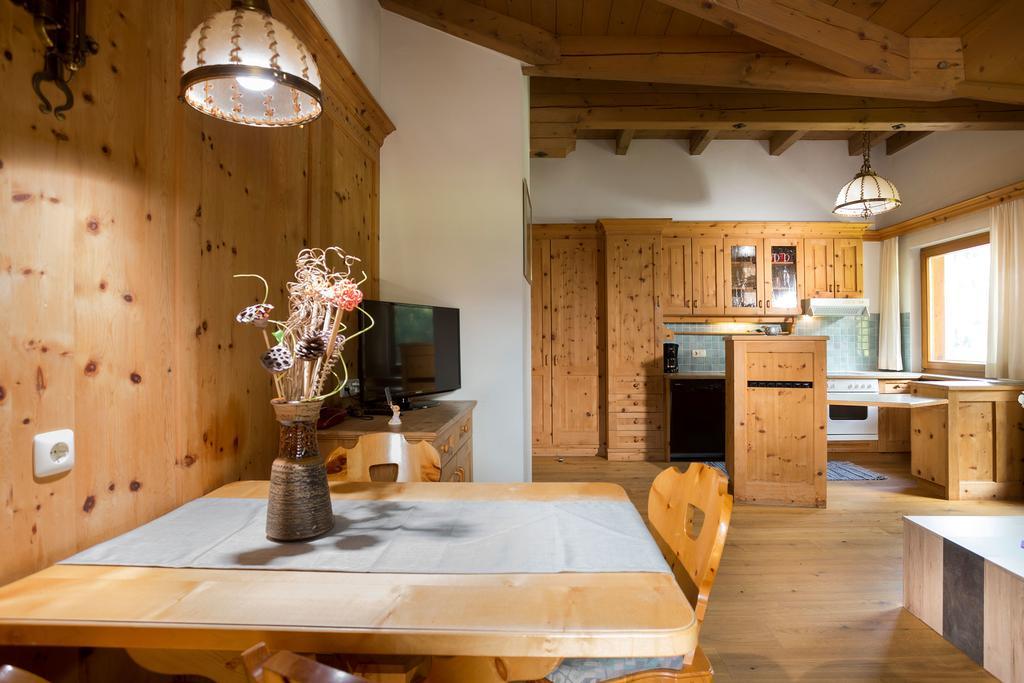 Alfonsstueberl - Ferienwohnungen & Restaurant Innervillgraten Extérieur photo