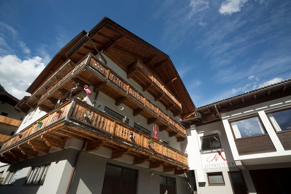 Alfonsstueberl - Ferienwohnungen & Restaurant Innervillgraten Extérieur photo